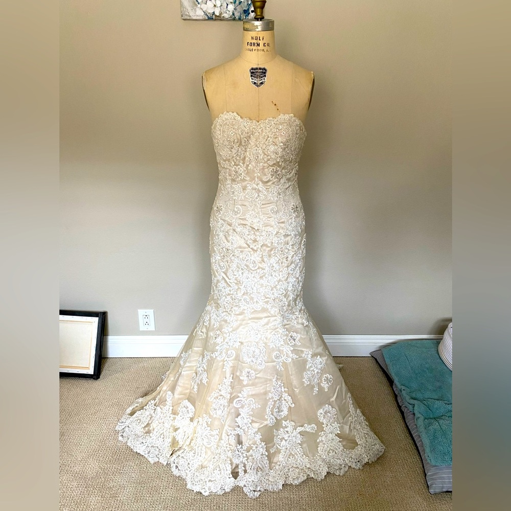 Wedding dress - lace appliqué, strapless, with bustle